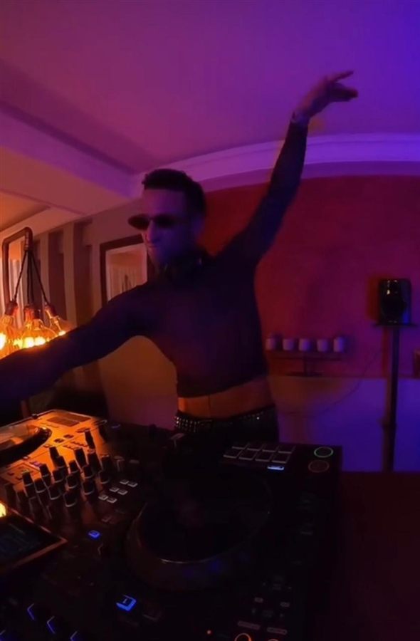 Pablo Malvin mezclando en vivo como DJ